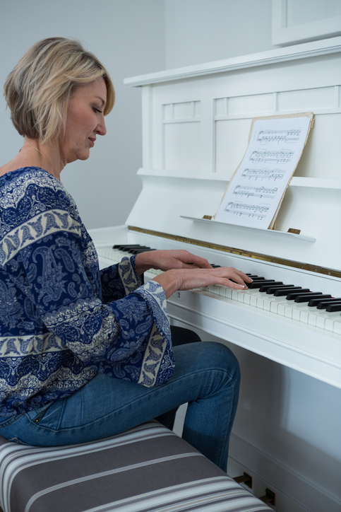 adult piano lessons